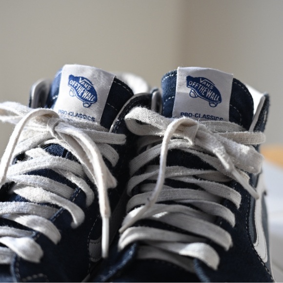 Vans Sk8-Hi Top Sneakers - Men’s Sz 7 Navy and White - Picture 4 of 14